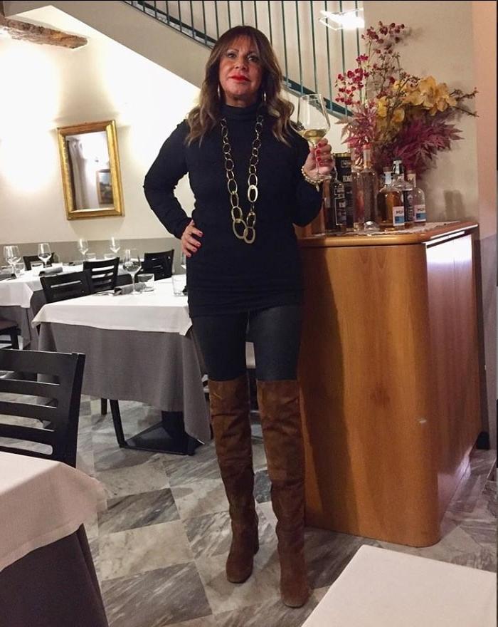 25P Insta Milfs &amp; Gilfs Wearing Boots no.35