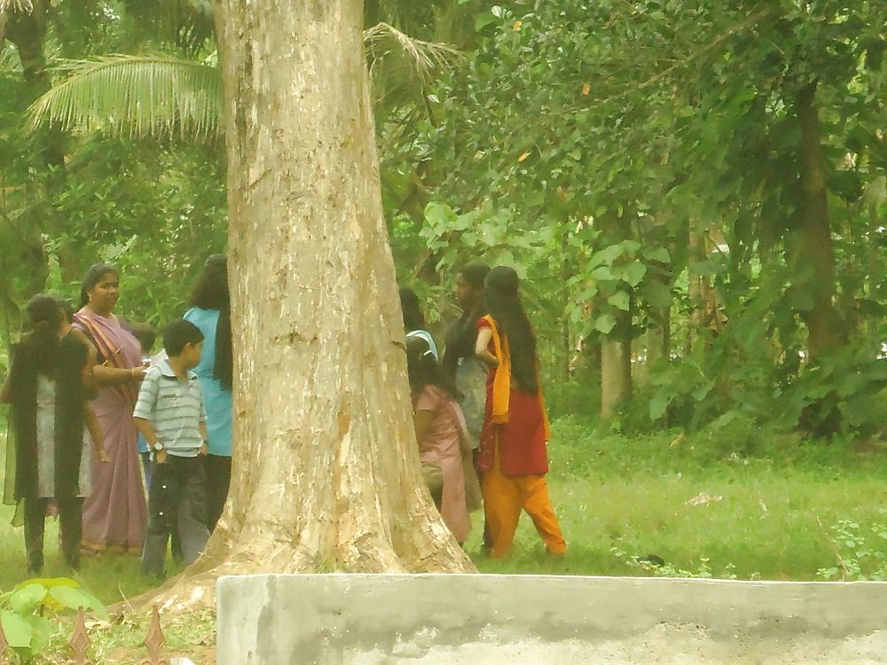25P INDIAN ASS PICS