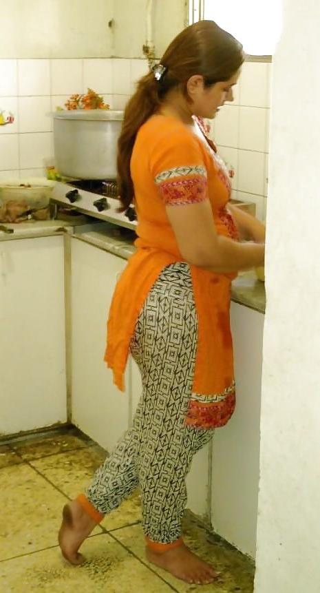 25P INDIAN ASS PICS