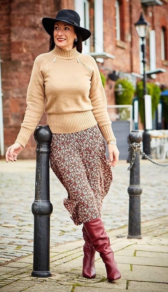 25P Insta Milfs &amp; Gilfs Wearing Boots no.32