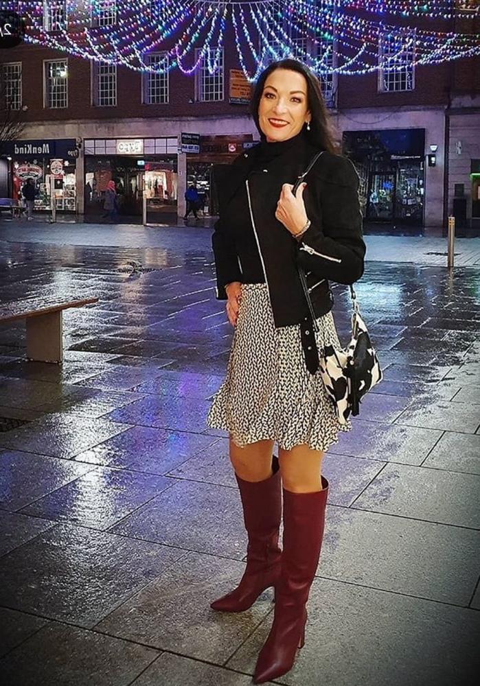 25P Insta Milfs &amp; Gilfs Wearing Boots no.32