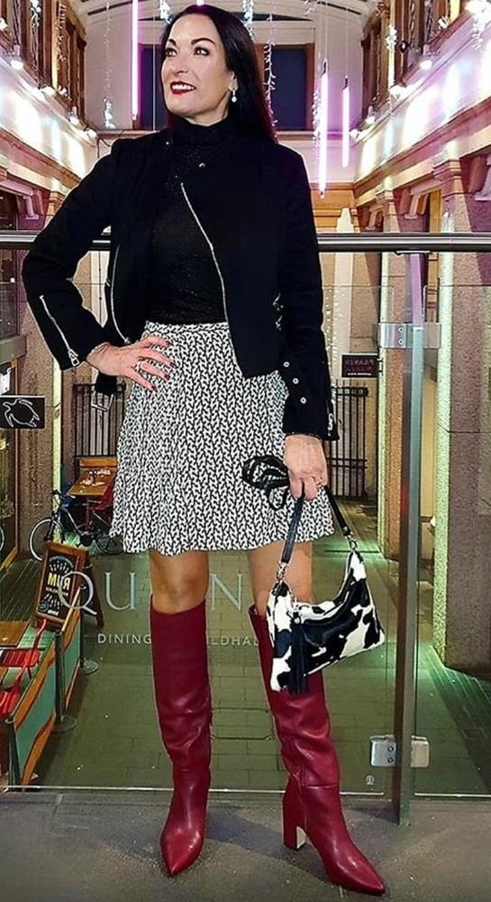 25P Insta Milfs &amp; Gilfs Wearing Boots no.32