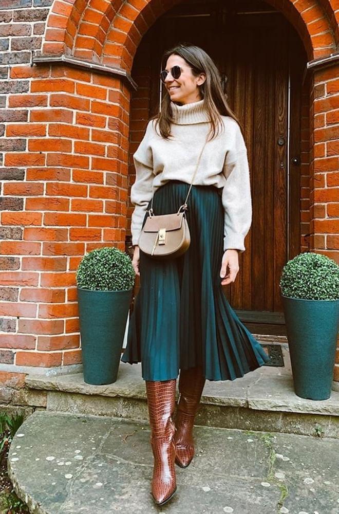 25P Insta Milfs &amp; Gilfs Wearing Boots no.34