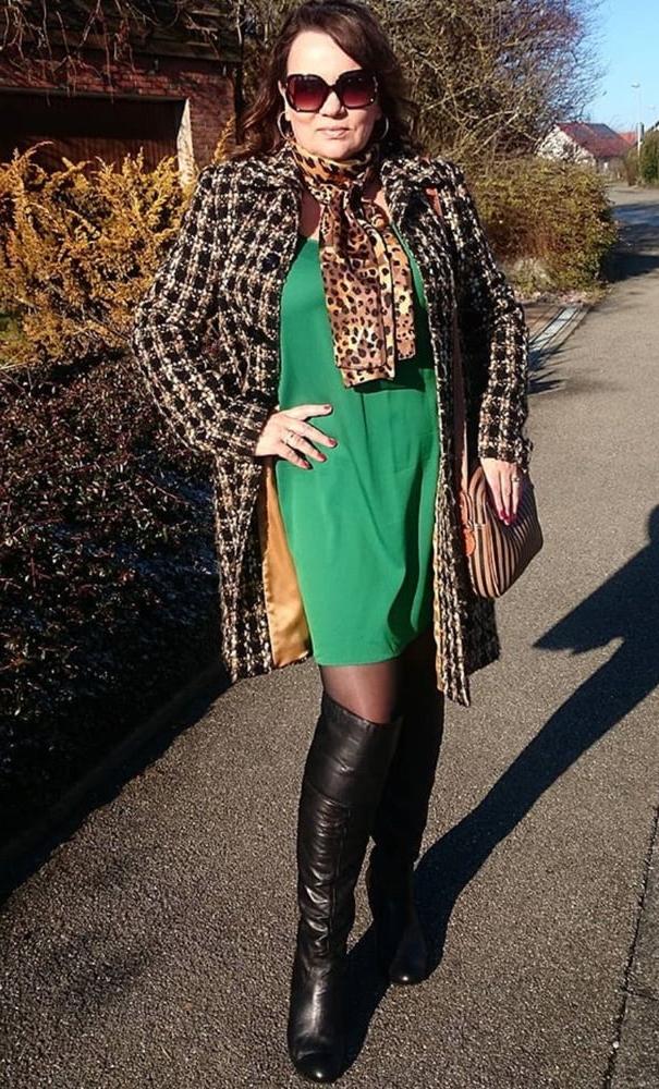 25P Insta Milfs &amp; Gilfs Wearing Boots no.34