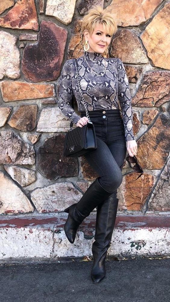 25P Insta Milfs &amp; Gilfs Wearing Boots no.20