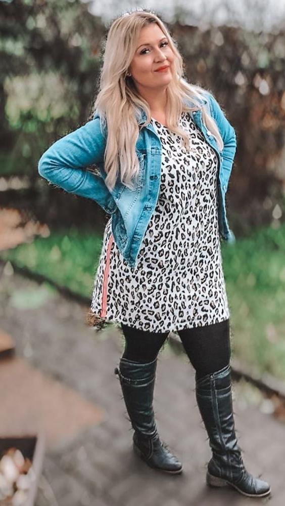25P Insta Milfs &amp; Gilfs Wearing Boots no.20