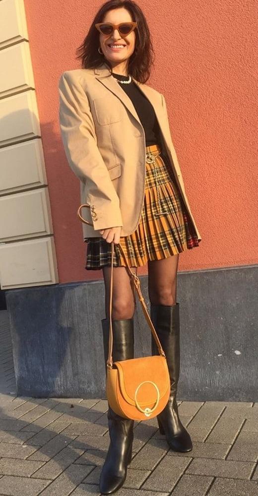 25P Insta Milfs &amp; Gilfs Wearing Boots no.20