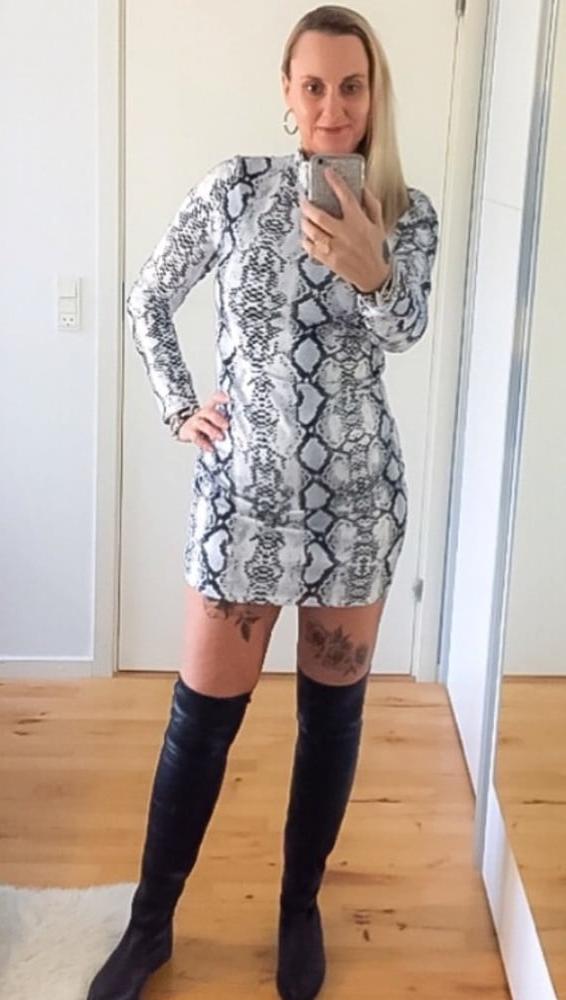 25P Insta Milfs &amp; Gilfs Wearing Boots no.20