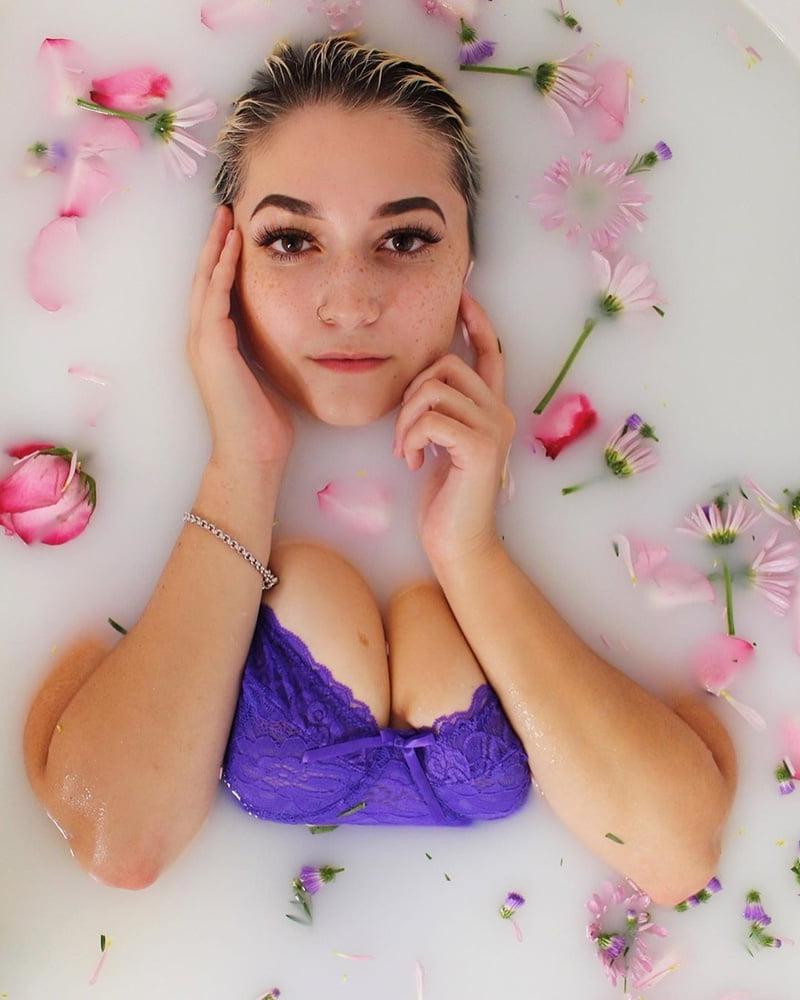 25P Super Hot Slut 12