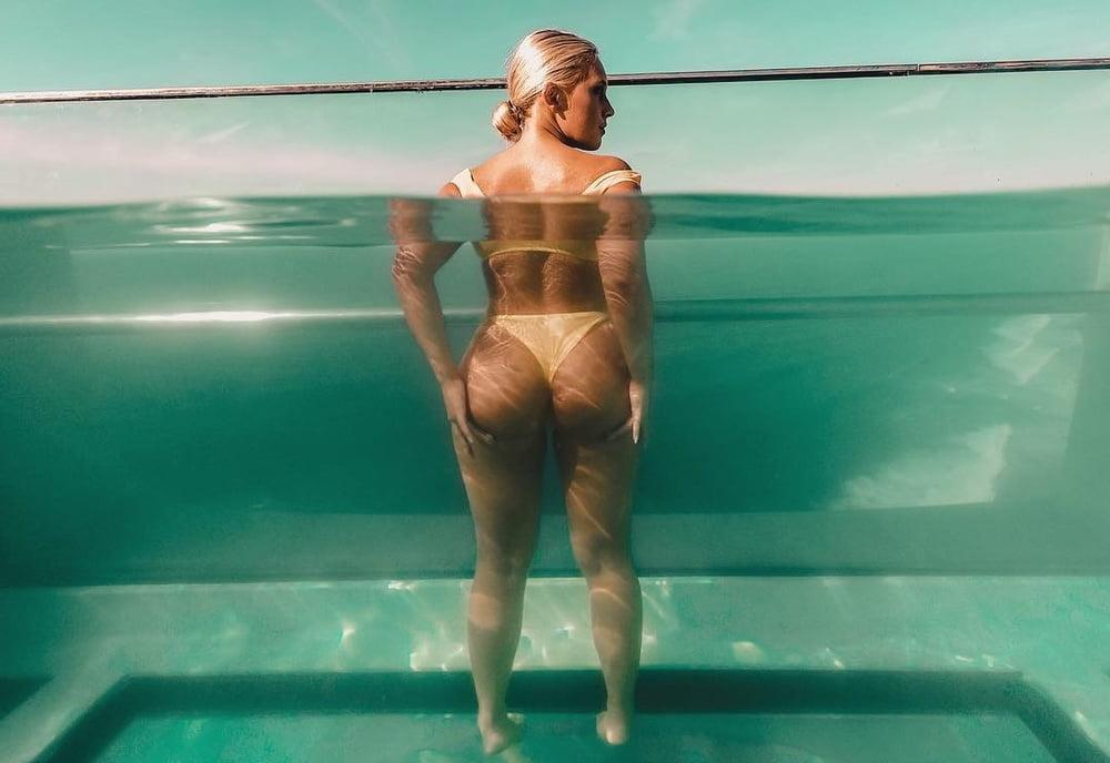 25P Big Fuckable Ass 25