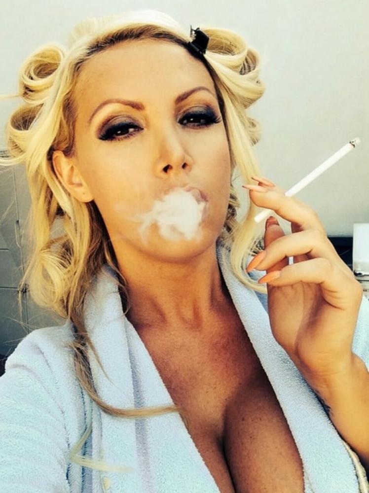 25P lovely smoking 15