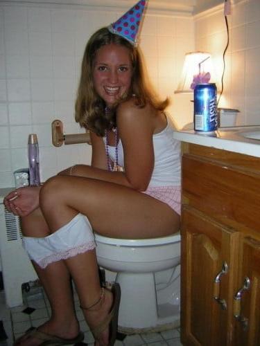 25P Caught Peeing Exposed and Humiliated 4