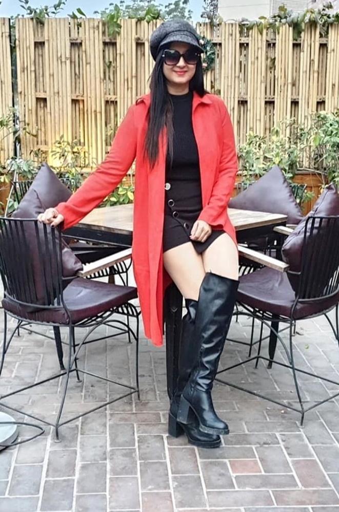 25P Insta Milfs &amp; Gilfs Wearing Boots no.33