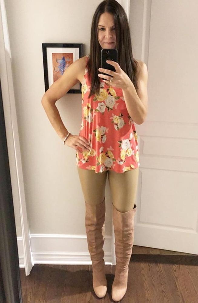25P Insta Milfs &amp; Gilfs Wearing Boots no.33