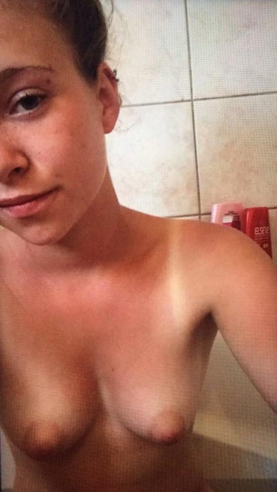 25P Small tits