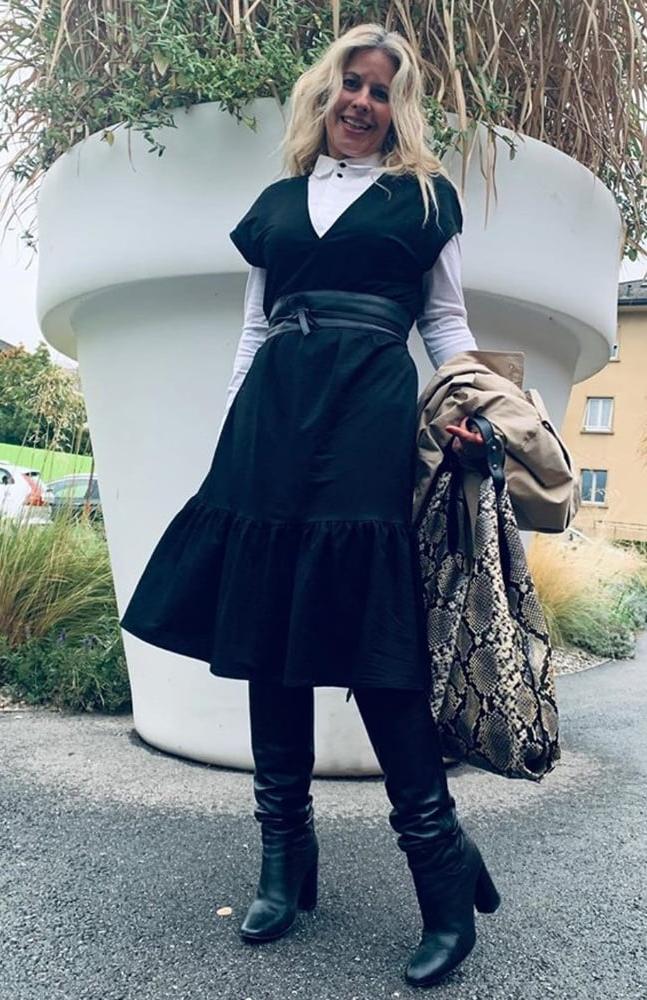 25P Insta Milfs &amp; Gilfs Wearing Boots no.29