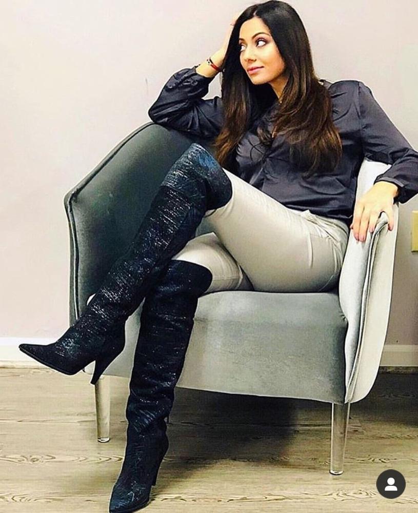 25P Insta Milfs &amp; Gilfs Wearing Boots no.29
