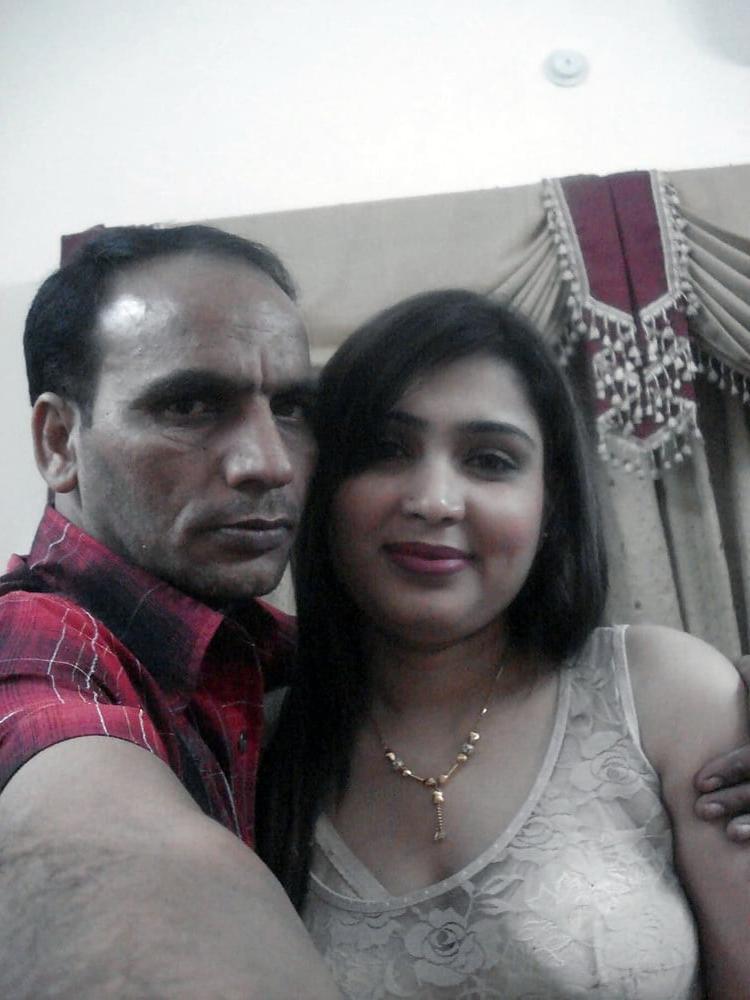 25P Indian call girl weekend with old man (97)