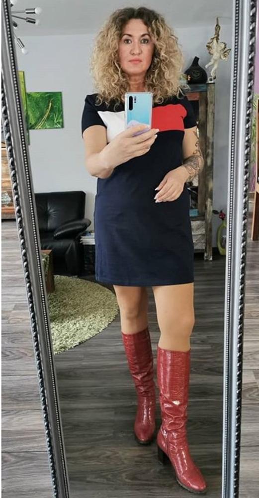 25P Insta Milfs &amp; Gilfs Wearing Boots no.28