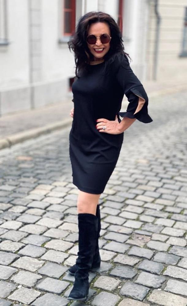 25P Insta Milfs &amp; Gilfs Wearing Boots no.30