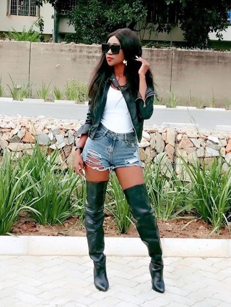25P Insta Milfs &amp; Gilfs Wearing Boots no.30