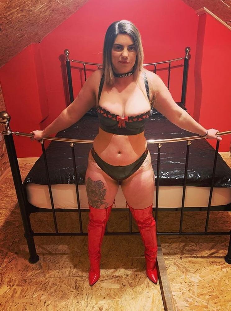 25P Insta Milfs &amp; Gilfs Wearing Boots no.30