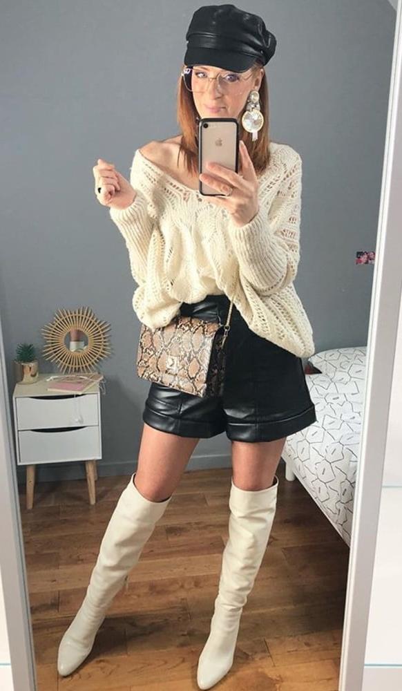 25P Insta Milfs &amp; Gilfs Wearing Boots no.27