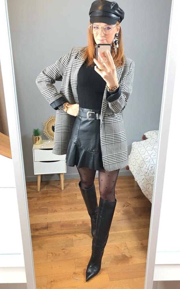 25P Insta Milfs &amp; Gilfs Wearing Boots no.27