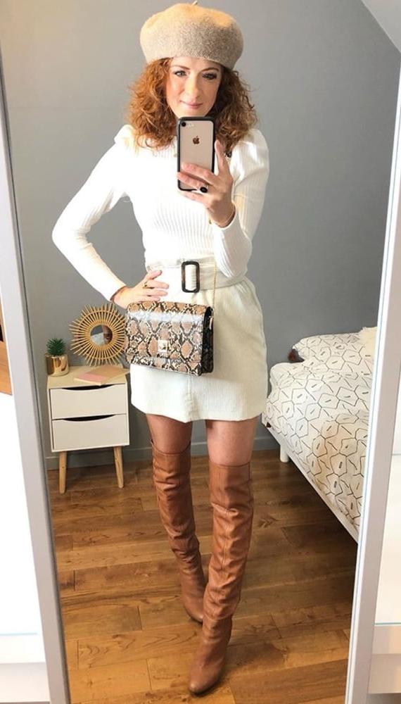 25P Insta Milfs &amp; Gilfs Wearing Boots no.27