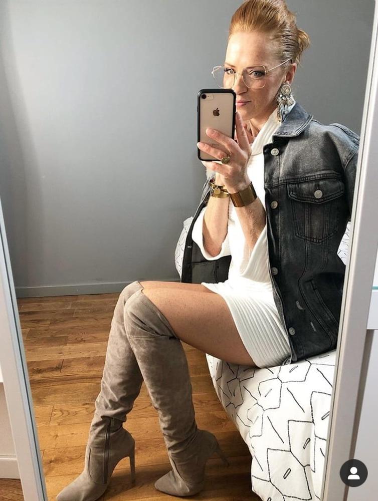 25P Insta Milfs &amp; Gilfs Wearing Boots no.27