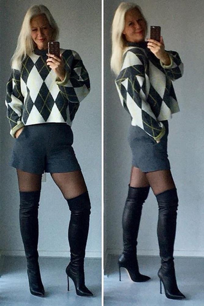 25P Insta Milfs &amp; Gilfs Wearing Boots no.25