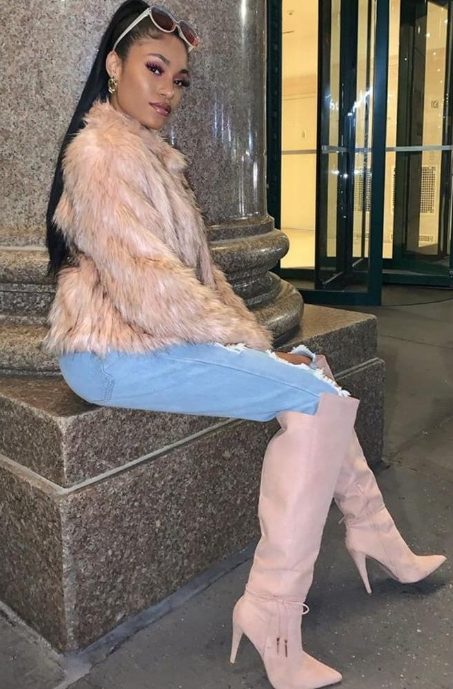 25P Insta Milfs &amp; Gilfs Wearing Boots no.25