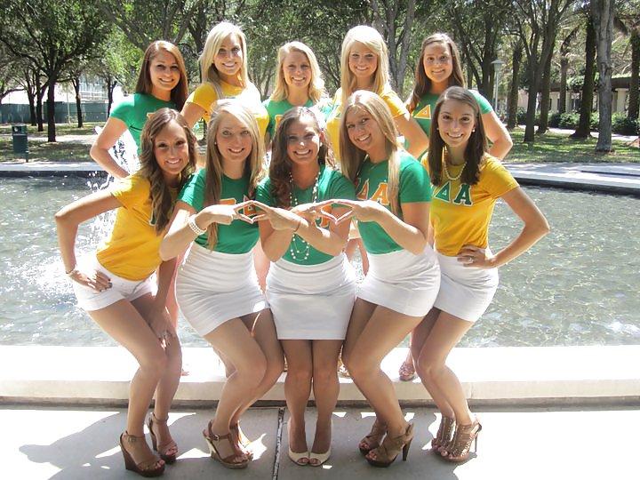 25P Hot Young Sorority Sluts 