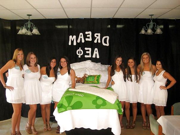25P Hot Young Sorority Sluts 