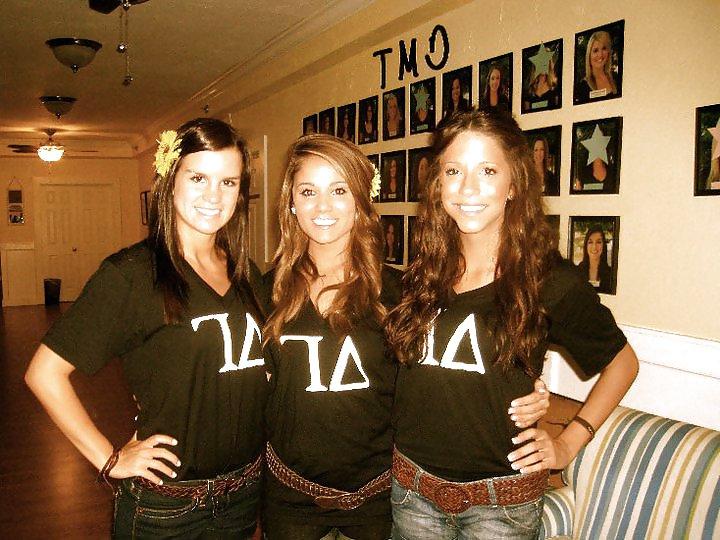 25P Hot Young Sorority Sluts 
