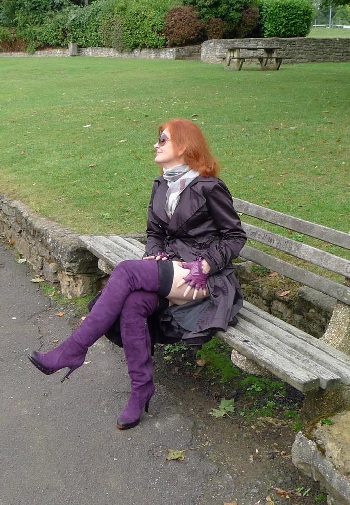 25P Milfs &amp; Gilfs wearing boots no.46