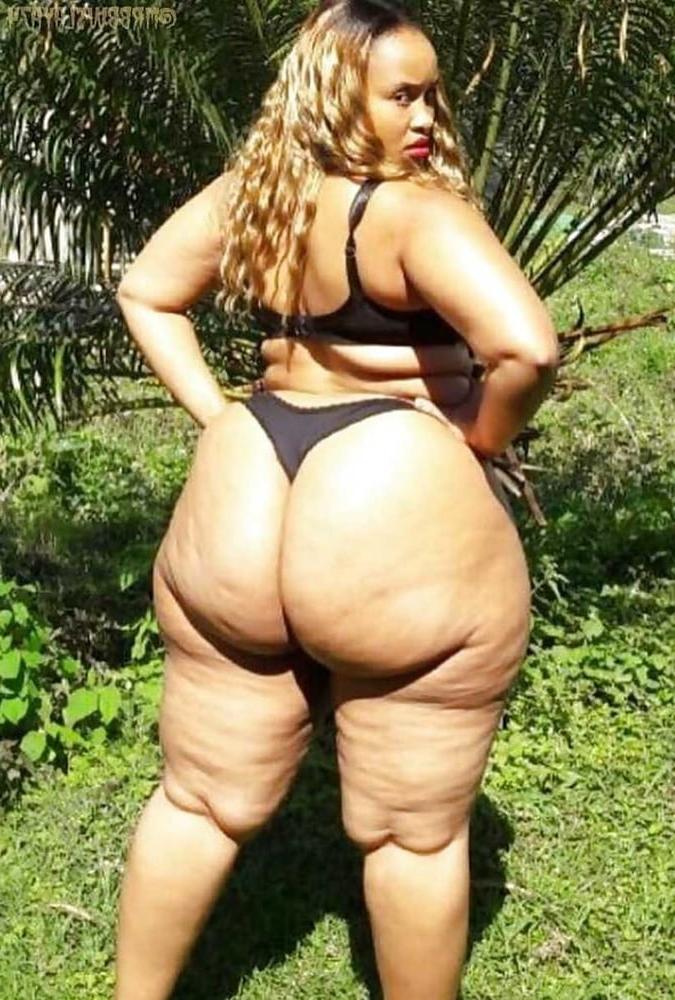 25P Black Series 02: From MILF to GILF with Matures in between