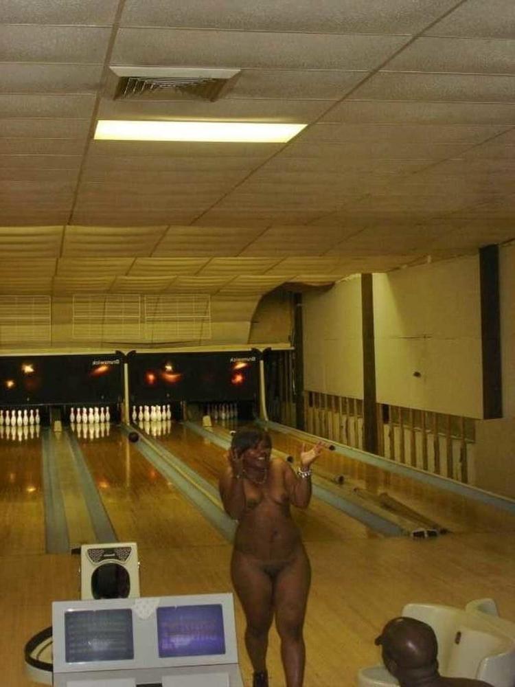 25P Black Series 03: From MILF to GILF with Matures in between