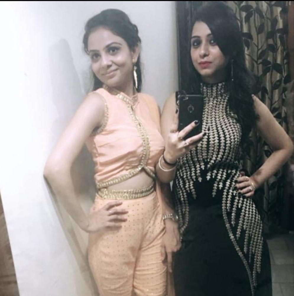 23P Indian Women Dressed 2