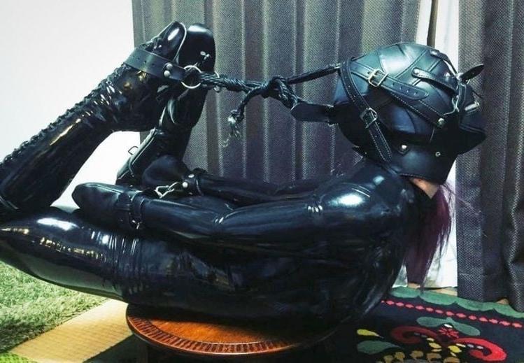 25P Girls in bondage 9