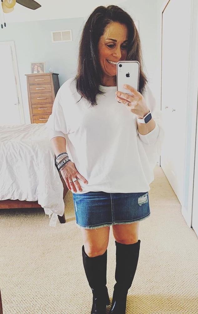 25P Insta Milfs &amp; Gilfs Wearing Boots no.24