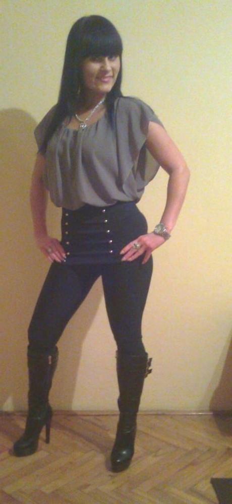 25P Insta Milfs &amp; Gilfs Wearing Boots no.24