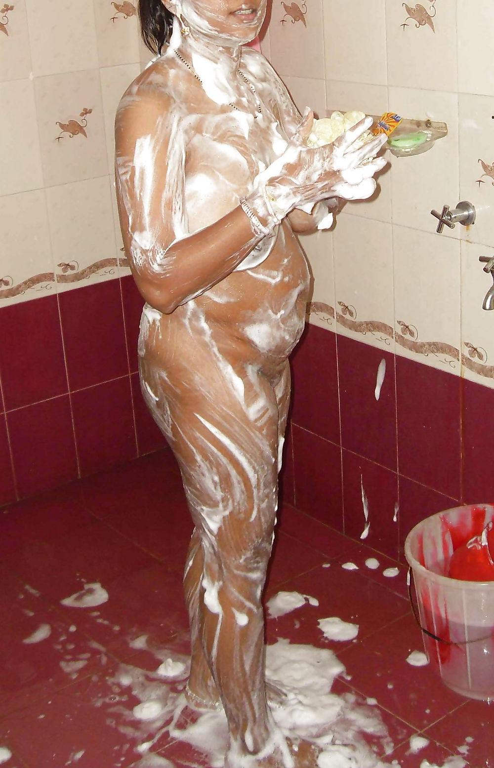 22P Indian hot wifes 