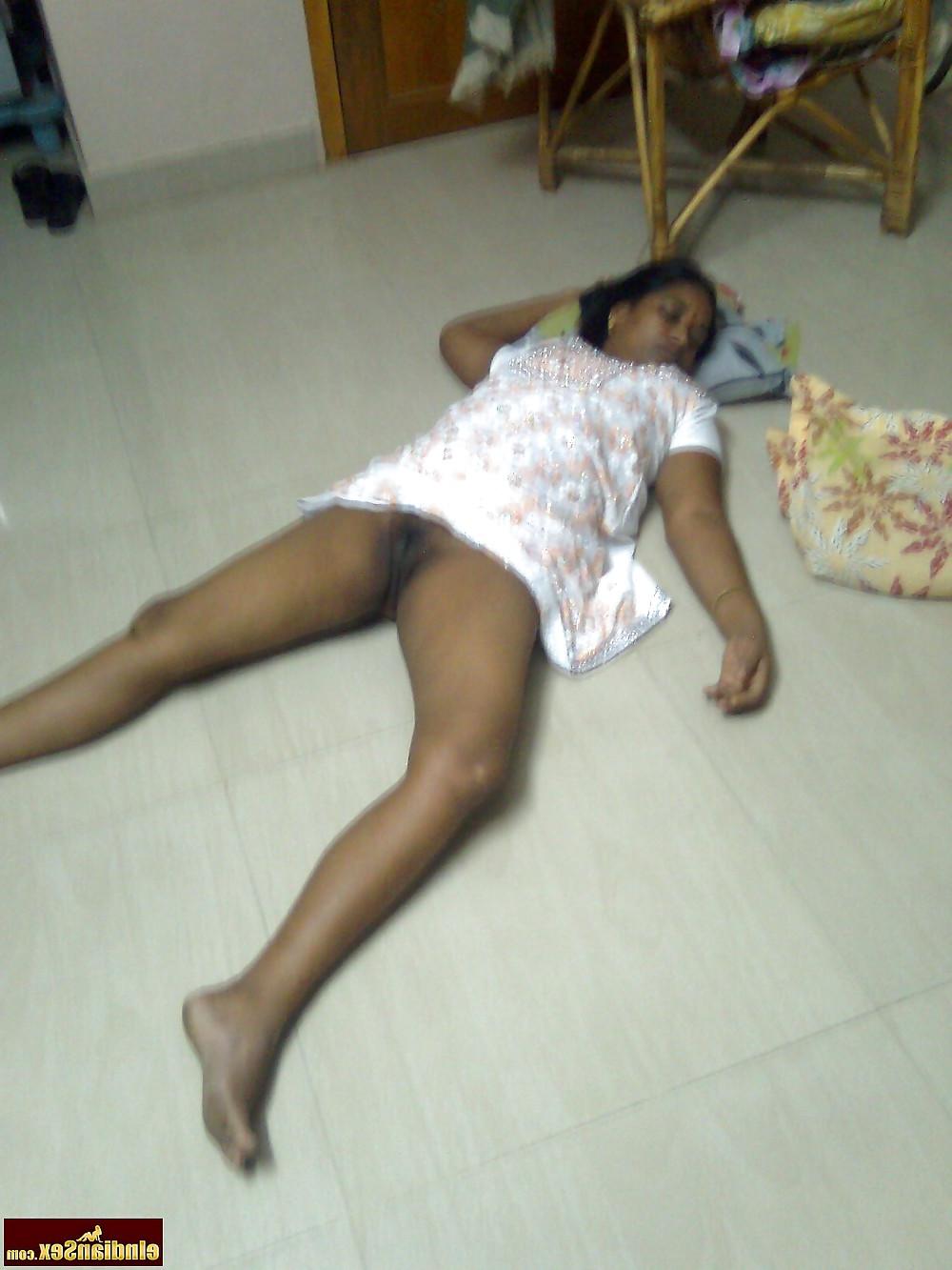 22P Indian hot wifes 