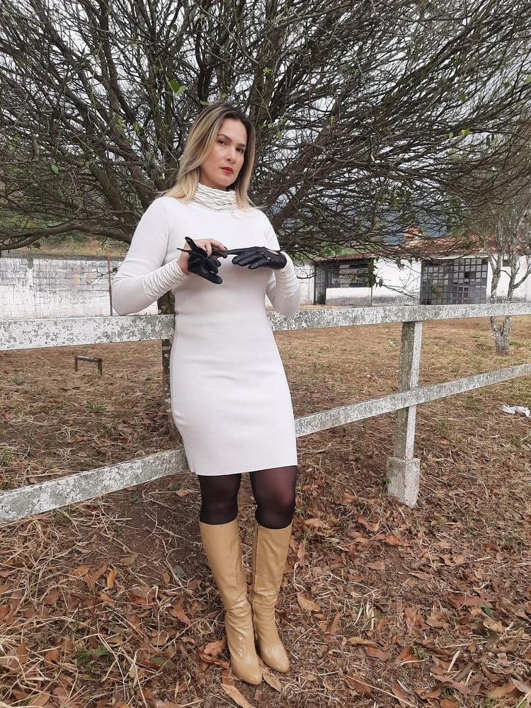 25P Insta Milfs &amp; Gilfs Wearing Boots no.22