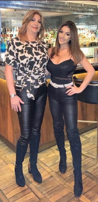 25P Insta Milfs &amp; Gilfs Wearing Boots no.22