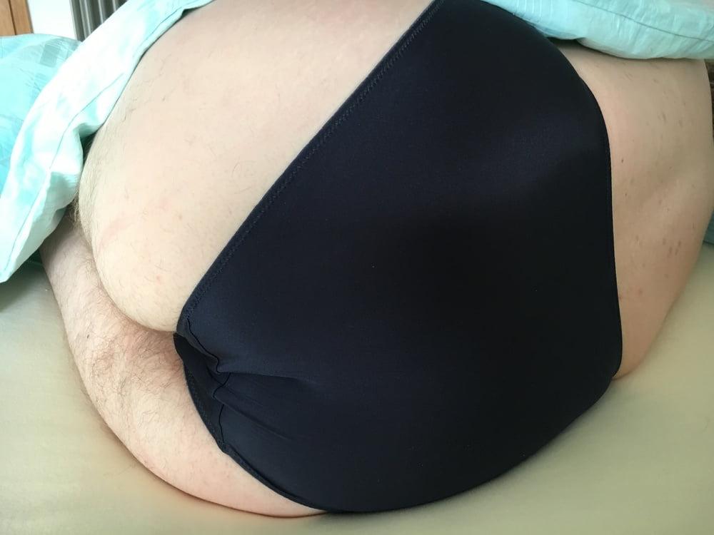 16P 699 - my wife and her hairy ass in her panties