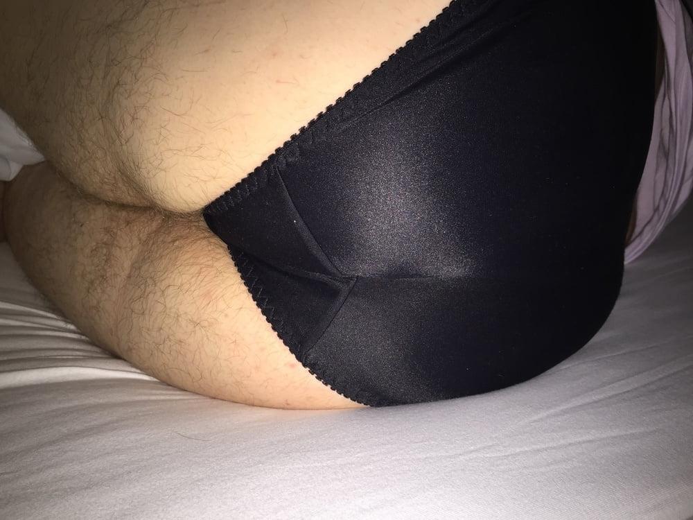 16P 699 - my wife and her hairy ass in her panties
