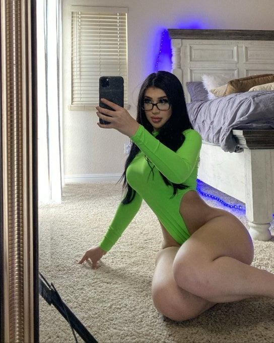 25P Super Hot Slut 9