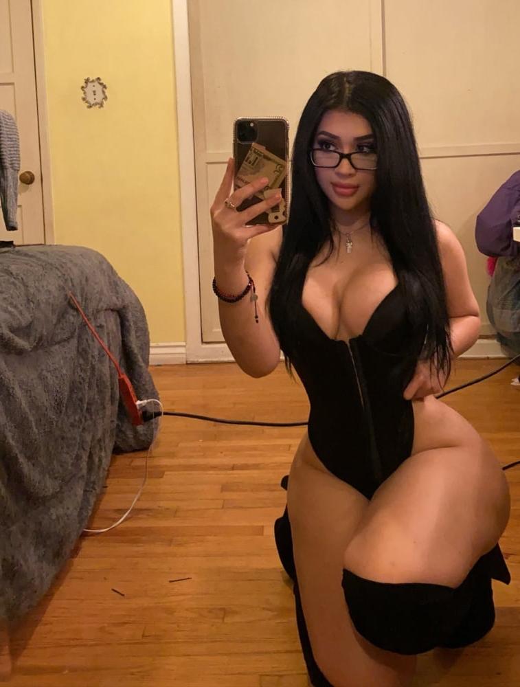 25P Super Hot Slut 9